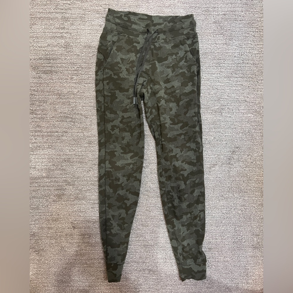 Lululemon Ready to Rulu High Rise Jogger Size 4